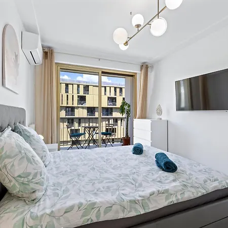 Apartment Renting - 93 Californie - Elegant Terrace Near Sea Tramway